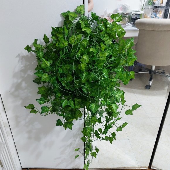 Long Strands Artificial Ivy Leaf Plants Vine Hanging Garland Fake Foliage - Picture 1 of 3